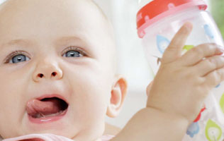 [Translate to Nuk.com (English):] brochure about baby bottles and hygiene